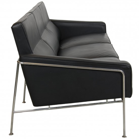 Arne Jacobsen 3.seater 3303 sofa in black leather