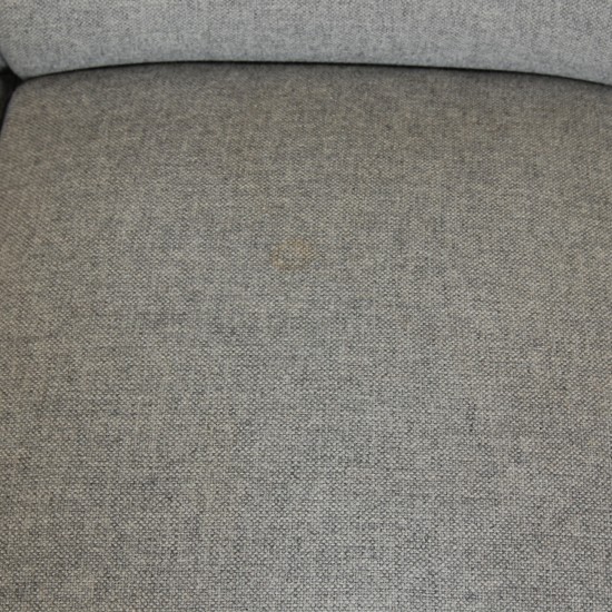 Arne jacobsen 3.seater Airport sofa in grey Hallingdal fabric