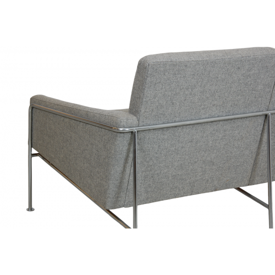 Arne jacobsen 3.seater Airport sofa in grey Hallingdal fabric