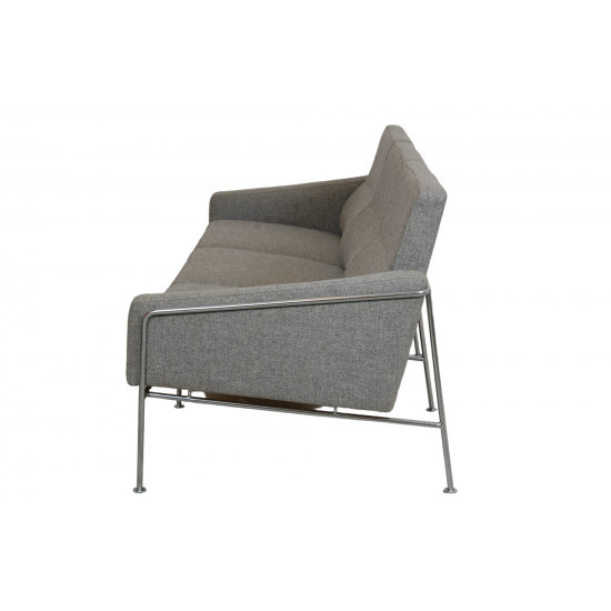 Arne jacobsen 3.seater Airport sofa in grey Hallingdal fabric