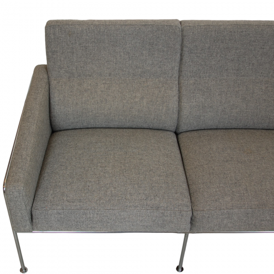 Arne jacobsen 3.seater Airport sofa in grey Hallingdal fabric