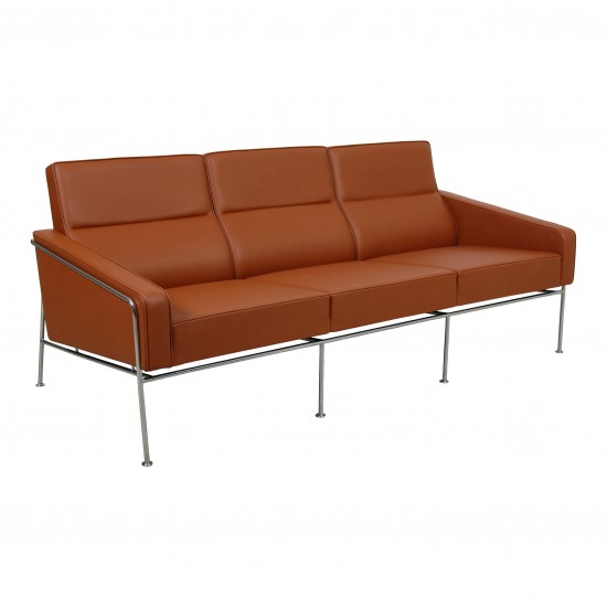 Arne Jacobsen 3 pers 3303 Airport sofa newly upholstered with walnut anilin leather