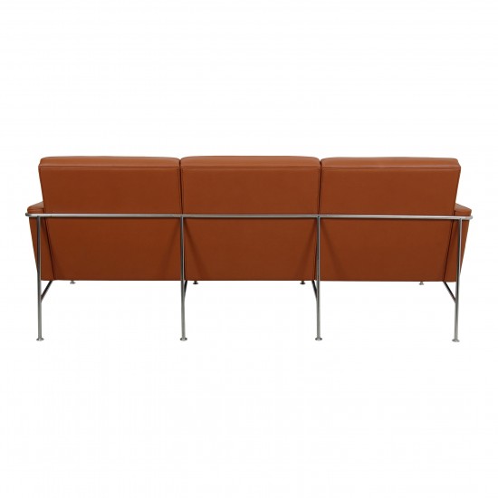 Arne Jacobsen 3 pers 3303 Airport sofa newly upholstered with walnut anilin leather