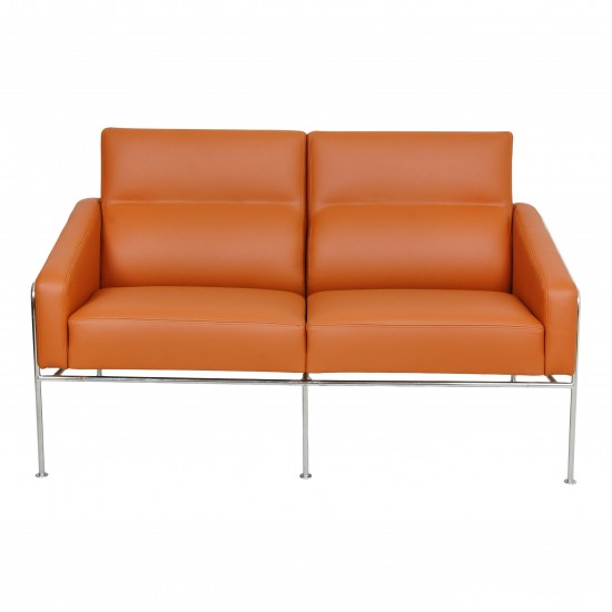 Arne Jacobsen 2pers Airport sofa newly upholstered with cognac bison leather