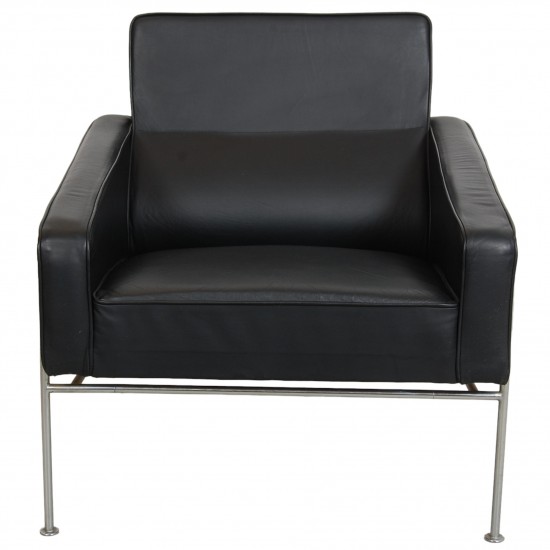 Arne Jacobsen 3301 Lounge chair in black leather