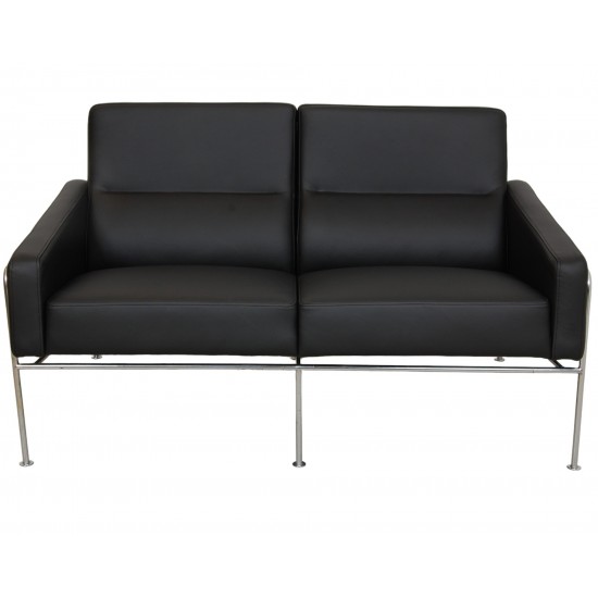 Arne Jacobsen 3302 2.seater airport sofa in black leather