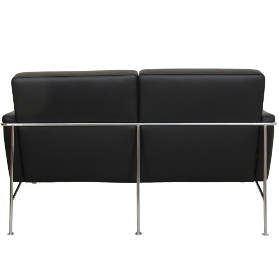 Arne Jacobsen 3302 2.seater airport sofa in black leather