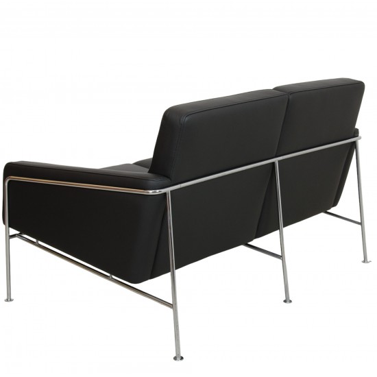 Arne Jacobsen 3302 2.seater airport sofa in black leather