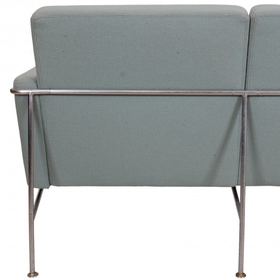 Arne Jacobsen 3303 3.seater sofa in blue fabric