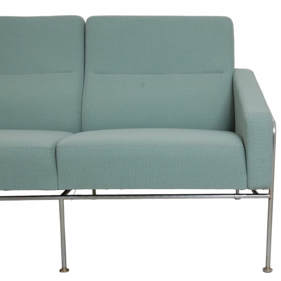 Arne Jacobsen 3303 3.seater sofa in blue fabric