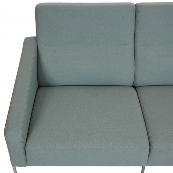 Arne Jacobsen 3303 3-personers sofa i blåt stof