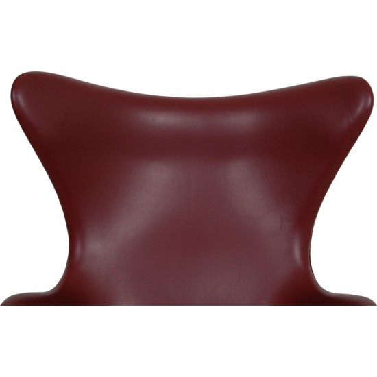 Arne Jacobsen Egg Chair reupholstered in Oxblood classic leather