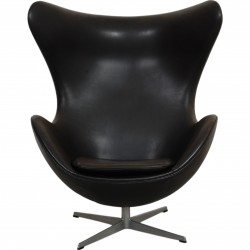 Arne Jacobsen Egg chair in patinated black anilin leather