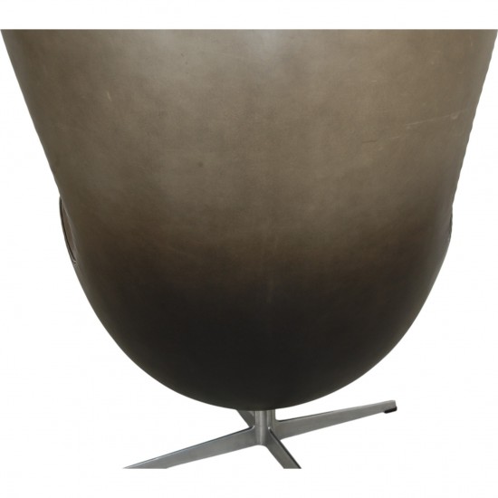 Arne Jacobsen Egg chair in patinated black anilin leather