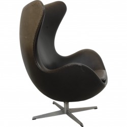 Arne Jacobsen Egg chair in patinated black anilin leather