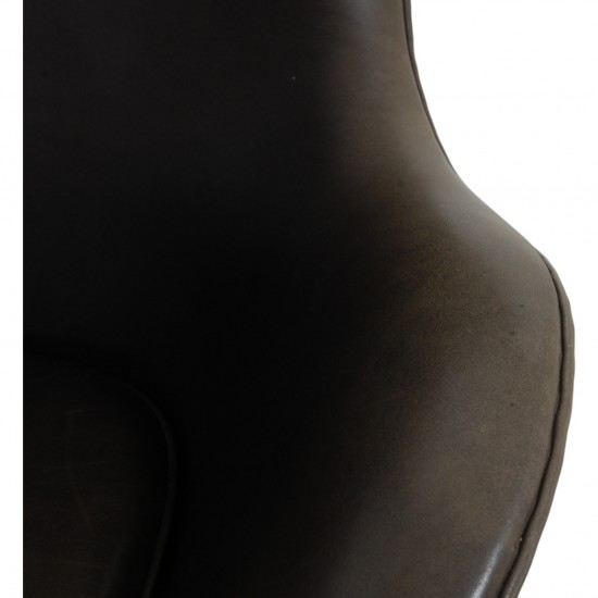 Arne Jacobsen Egg chair in patinated black anilin leather