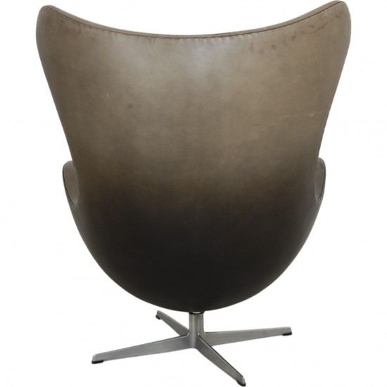 Arne Jacobsen Egg chair in patinated black anilin leather