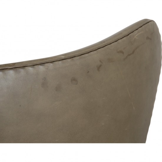 Arne Jacobsen Egg chair in patinated black anilin leather