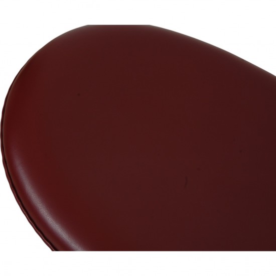 Arne Jacobsen Æggetaburet betrukket med Oxblood Classic læder