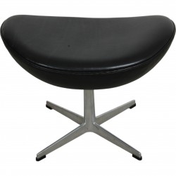 Arne Jacobsen Æggetaburet i patineret sort anilin læder