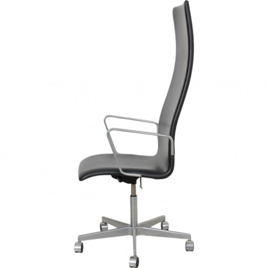 Arne Jacobsen Oxford kontorstol betrukket med sort anilin læder