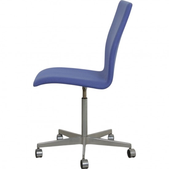 Arne Jacobsen Oxford kontorstol i blåt stof
