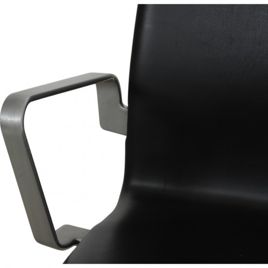Arne Jacobsen Oxford chair in black Essential leather