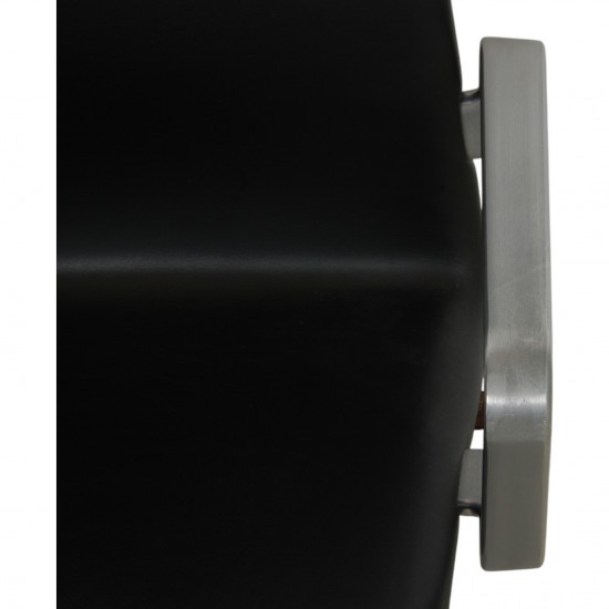 Arne Jacobsen Oxford chair in black Essential leather