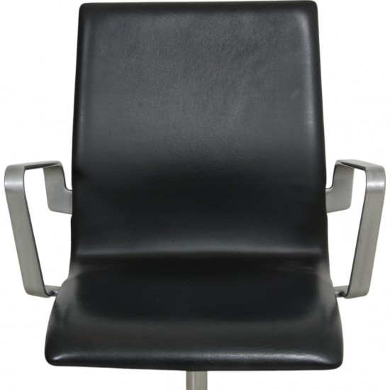 Arne Jacobsen Oxford chair in black Essential leather