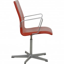 Arne Jacobsen Oxford chair in red Aura leather