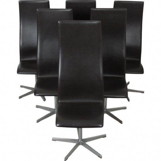 Arne Jacobsen Set of 6 Oxford chairs in dark brown leather