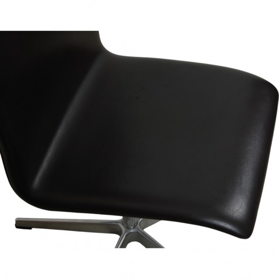 Arne Jacobsen Set of 6 Oxford chairs in dark brown leather
