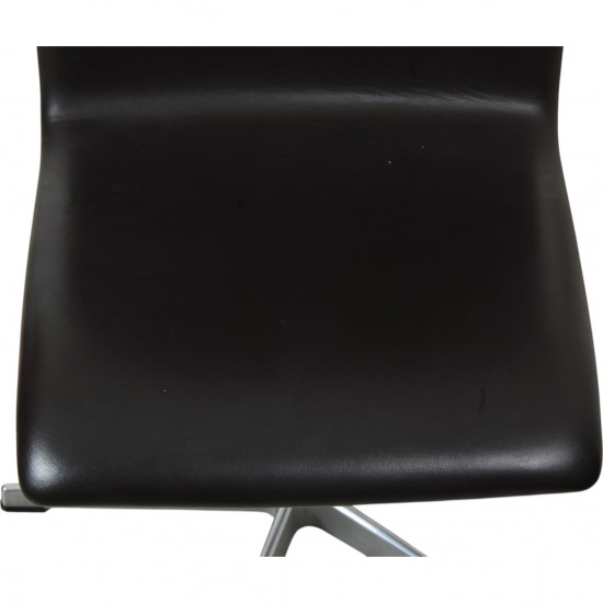 Arne Jacobsen Set of 6 Oxford chairs in dark brown leather