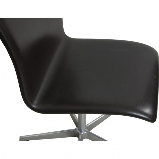 Arne Jacobsen Set of 6 Oxford chairs in dark brown leather