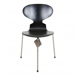 Arne Jacobsen Ant chairs with 3 legs in black lazur Arne Jacobsen Ant chairs with 3 legs in black lazur