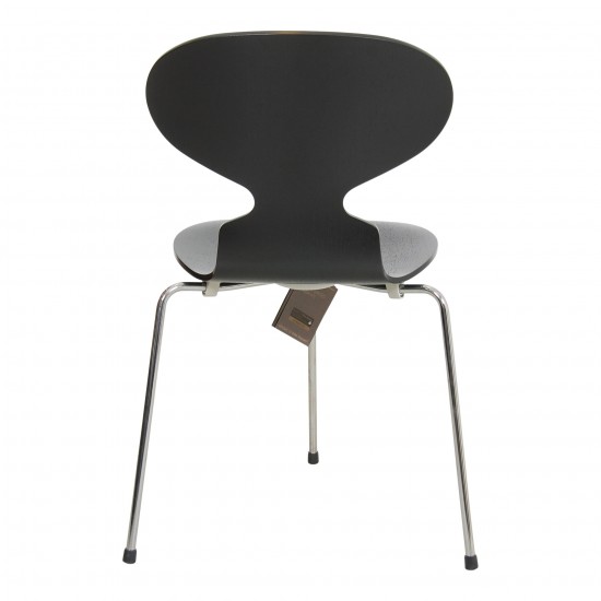 Arne Jacobsen Ant chairs with 3 legs in black lazur