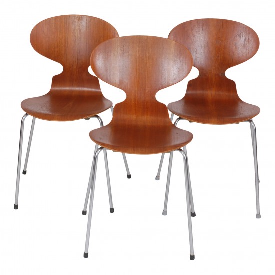 Arne Jacobsen tre myre stole af patineret teak træ