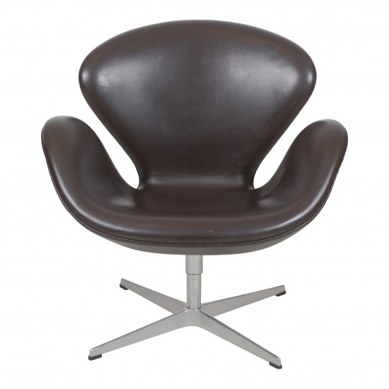 Arne Jacobsen Swan chair with original brown leather
