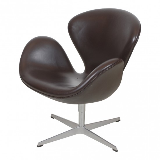 Arne Jacobsen Swan chair with original brown leather