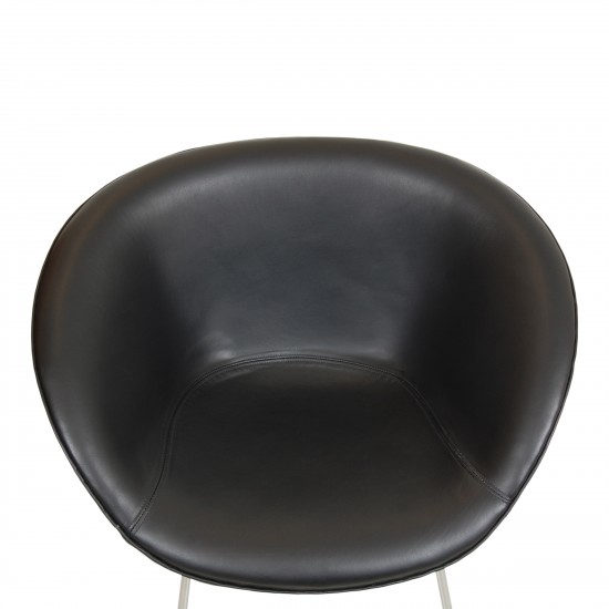 Arne Jacobsen Pot chair with black leather