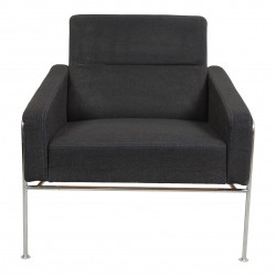 Arne Jacobsen 3301 Airport chair in grey fabric Arne Jacobsen 3301 Airport chair in grey fabric