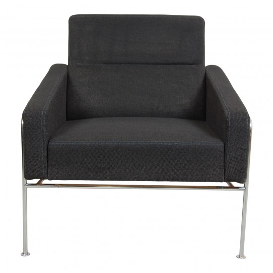Arne Jacobsen 3301 Airport chair in grey fabric