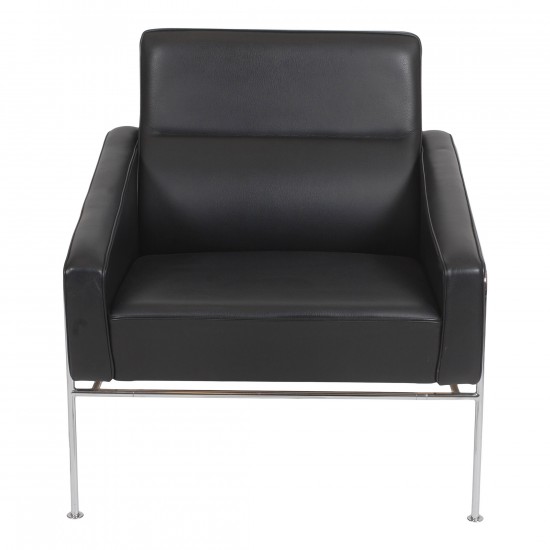 Arne Jacobsen Airport chair with original black leather