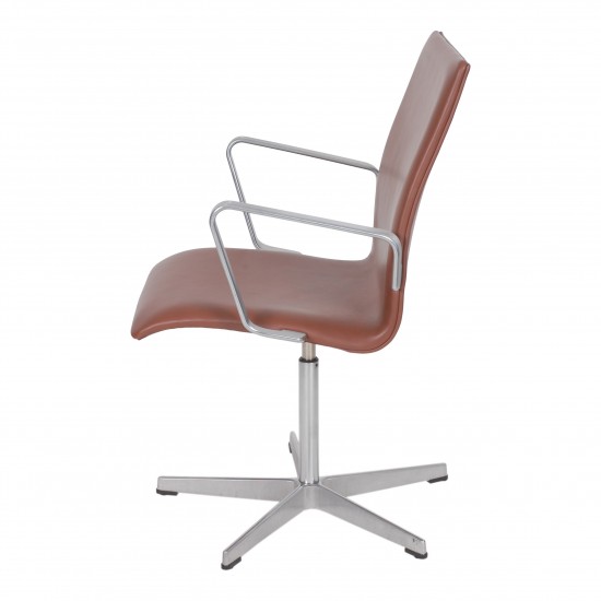 Arne Jacobsen Oxford chair with mokka classic leather