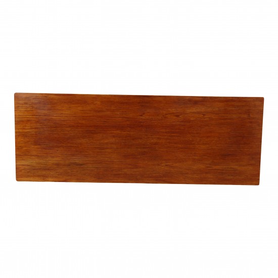 Arne Jacobsen Rectangular coffee table of lacquered rosewood 55x151 cm