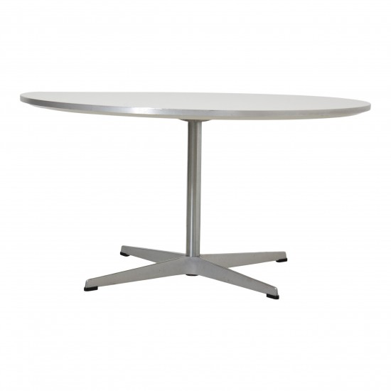 Arne Jacobsen white coffee table 90 cm