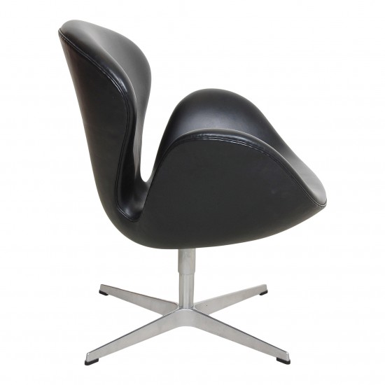 Arne Jacobsen Swan Chair in original black leather