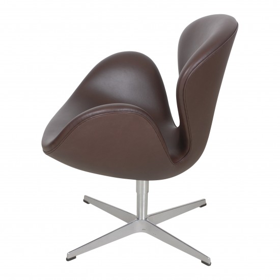Arne Jacobsen Swan chair newly upholstered with mokka aniline leather