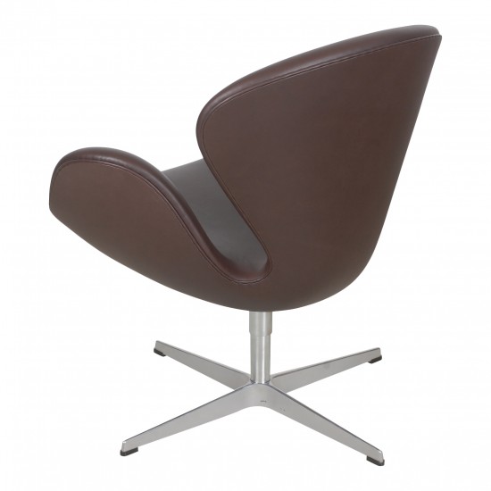Arne Jacobsen Swan chair newly upholstered with mokka aniline leather