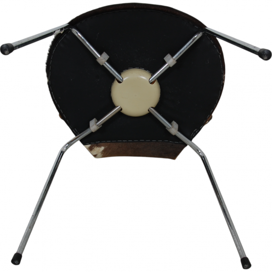 Sæt med seks Arne Jacobsen Syver stole i ko skind